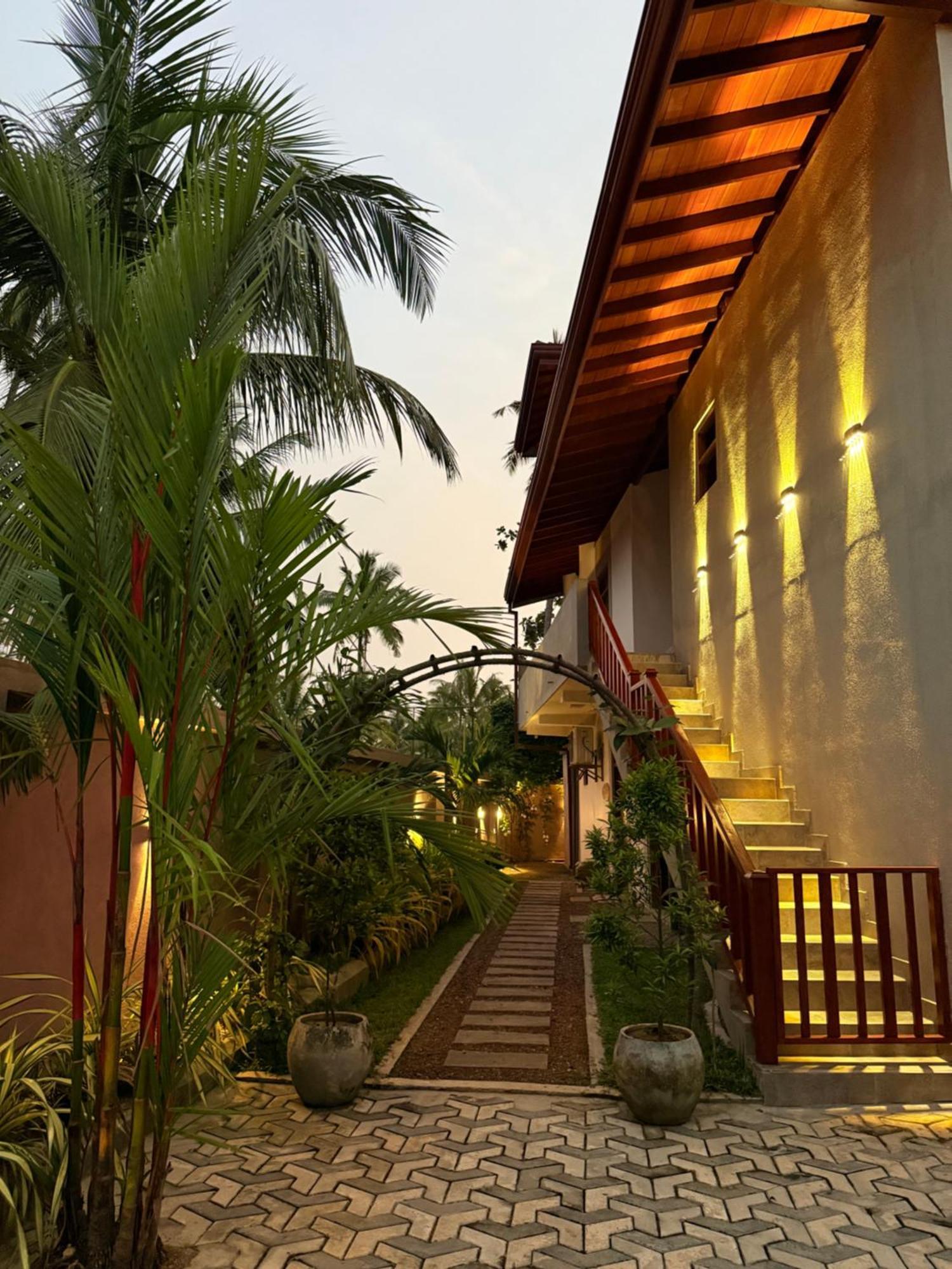 Sri Palms Bed & Breakfast Kosgoda Exterior photo