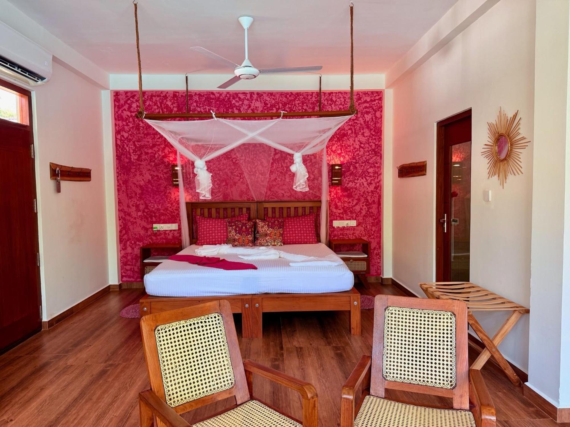 Sri Palms Bed & Breakfast Kosgoda Exterior photo